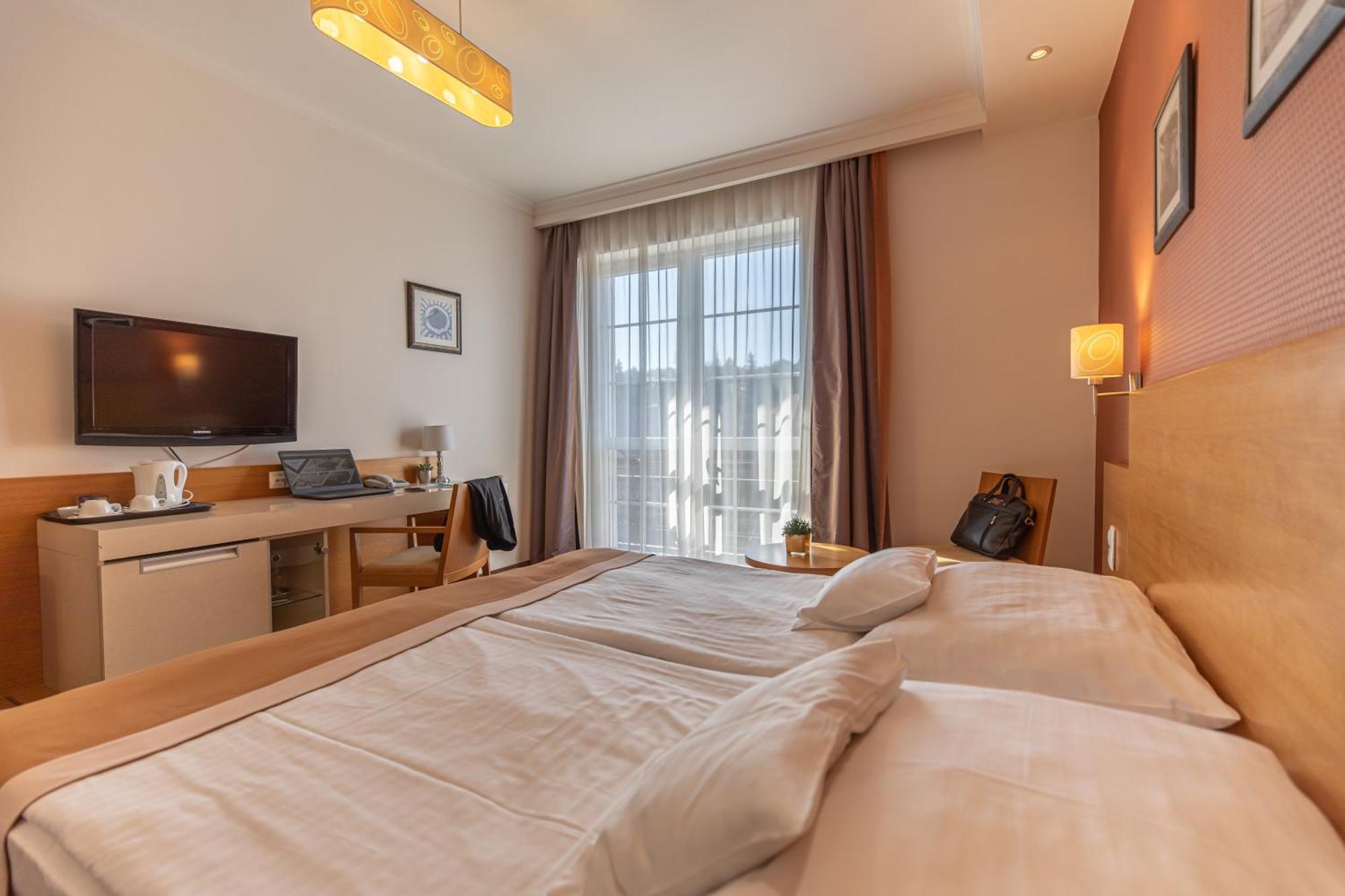 City Hotel Miskolc Dış mekan fotoğraf