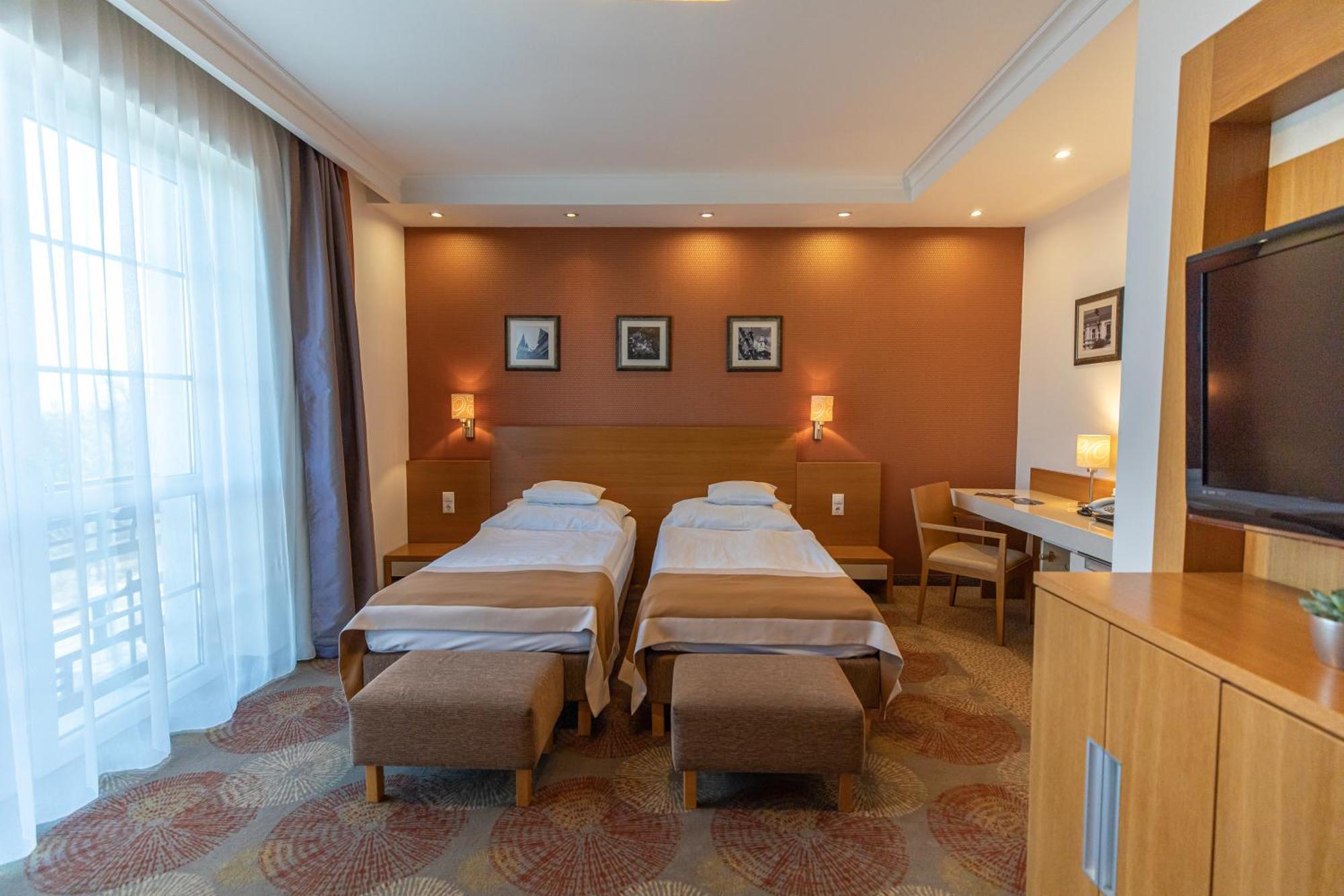 City Hotel Miskolc Dış mekan fotoğraf