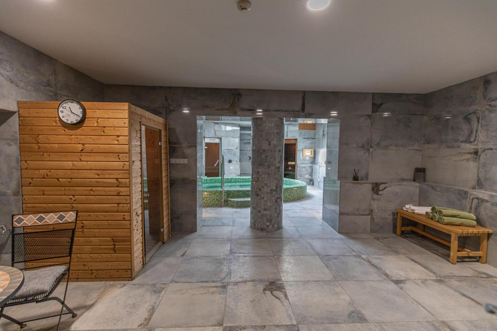 City Hotel Miskolc Dış mekan fotoğraf